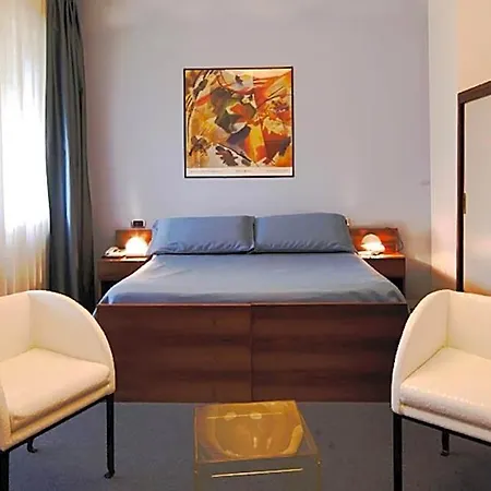 Hotel Il Cascinalenuovo