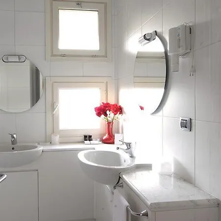 Hotel Il Cascinalenuovo 2*